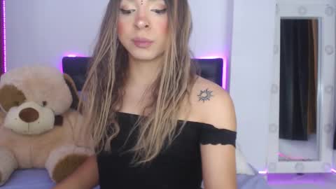 Snapshot of sofiievans_ chatting on February 27, 2025, 9:58 pm   online show from February 27, 2025, 9:58 pm