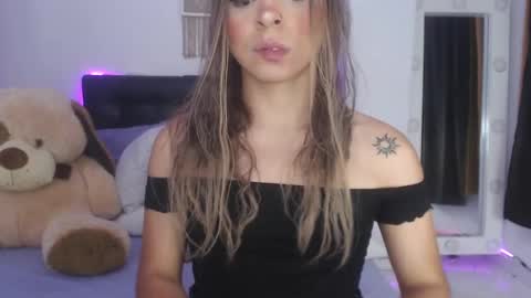 Snapshot of sofiievans_ chatting on February 28, 2025, 1:05 am   online show from February 28, 2025, 1:05 am