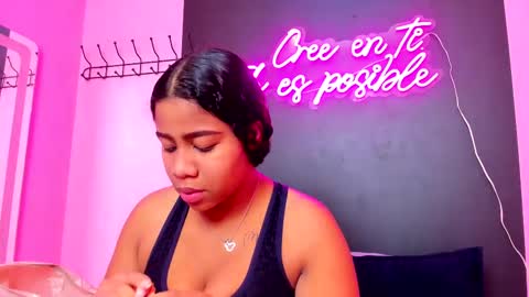 sofiifox online show from March 5, 2025, 1:06 pm