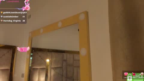 Snapshot of sofiscott_ chatting on February 5, 2025, 3:02 am Sofia online show from February 5, 2025, 3:02 am