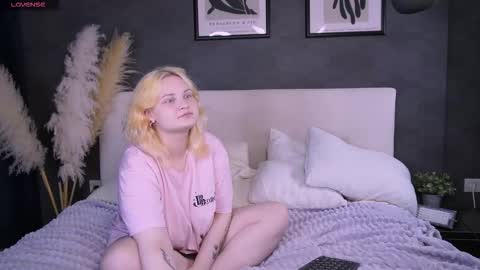 Sofi online show from October 1, 2025, 7:53 pm