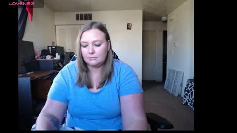 Snapshot of softerpeaches chatting on December 6, 2024, 8:18 pm Rose online show from December 6, 2024, 8:18 pm