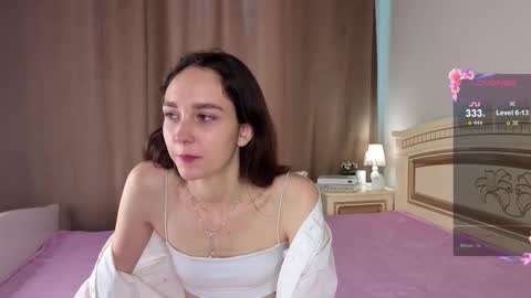 Elly online show from October 13, 2025, 7:08 am