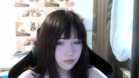Eva online show from June 18, 2026, 4:33 pm