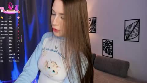 sofia online show from October 27, 2025, 1:04 pm