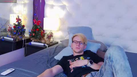 softvandal online show from December 2, 2025, 2:45 pm