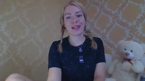Snapshot of softy_aura chatting on July 22, 2026, 2:20 pm softy_aura online show from July 22, 2026, 2:20 pm