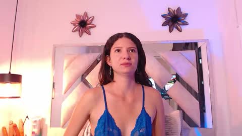 Snapshot of sofy_bonnet chatting on February 9, 2026, 12:09 pm online show from February 9, 2026, 12:09 pm