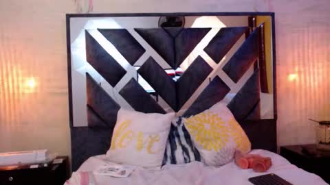 Snapshot of sofy_bonnet chatting on February 17, 2026, 2:02 pm online show from February 17, 2026, 2:02 pm