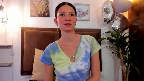 Snapshot of sofy_bonnet chatting on February 20, 2026, 7:58 pm online show from February 20, 2026, 7:58 pm