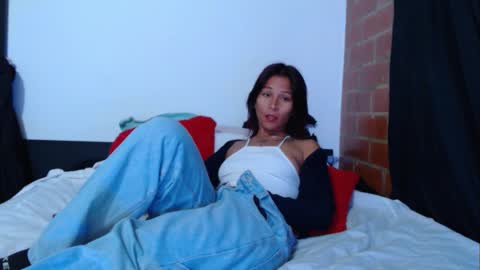  Sofy  online show from December 14, 2025, 8:57 pm