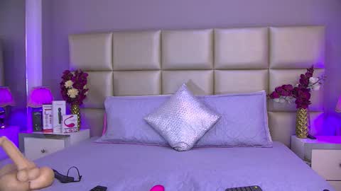   online show from October 9, 2025, 4:21 am