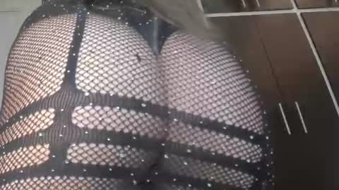 Snapshot of sol_angel_7 chatting on August 3, 2026, 4:55 pm SOL ANGEL online show from August 3, 2026, 4:55 pm