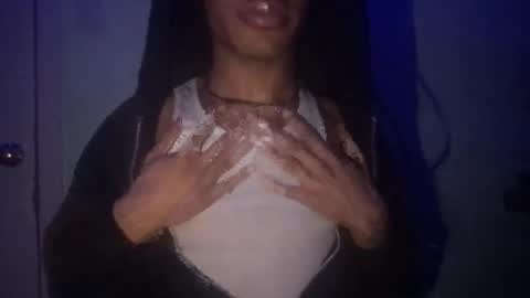 Snapshot of solaceeve chatting on December 8, 2024, 4:04 am SolaceEve online show from December 8, 2024, 4:04 am