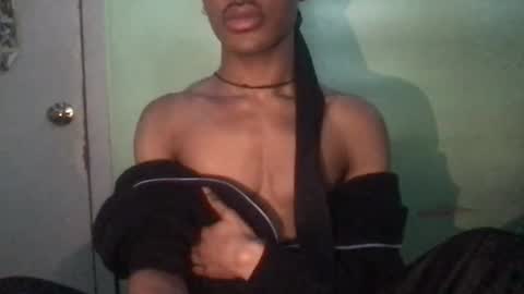 Snapshot of solaceeve chatting on February 7, 2025, 8:31 pm SolaceEve online show from February 7, 2025, 8:31 pm