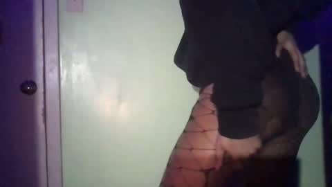 Snapshot of solaceeve chatting on February 23, 2025, 5:01 am SolaceEve online show from February 23, 2025, 5:01 am