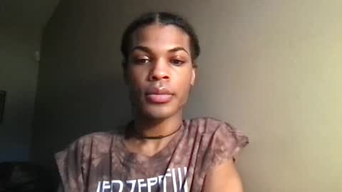 Snapshot of solaceeve chatting on October 23, 2025, 7:01 pm SolaceEve online show from October 23, 2025, 7:01 pm