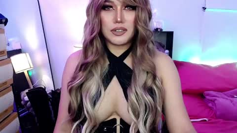 Snapshot of solacegoddess chatting on May 13, 2026, 1:41 pm SOLACE SOLANA online show from May 13, 2026, 1:41 pm