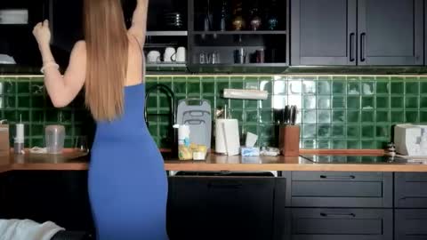 Bella online show from March 18, 2026, 4:59 am