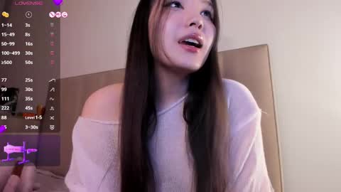 Snapshot of solar_marin chatting on May 9, 2026, 11:43 pm Rin online show from May 9, 2026, 11:43 pm