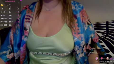 solesticia online show from October 19, 2025, 11:44 am