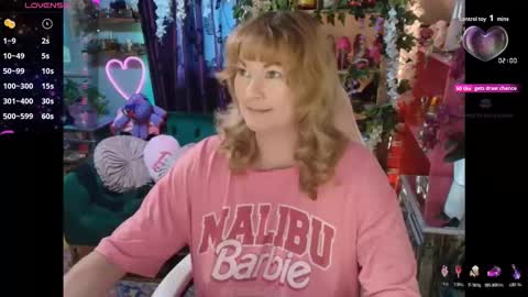 solesticia online show from November 3, 2025, 3:13 pm