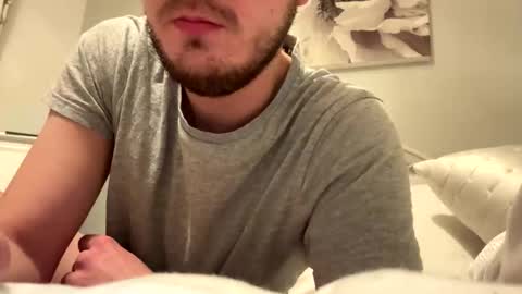 solobrit online show from November 30, 2025, 11:53 pm