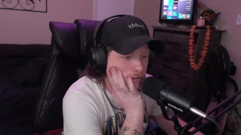 Snapshot of somethinqfunny chatting on March 31, 2026, 1:29 am Lover Boi online show from March 31, 2026, 1:29 am