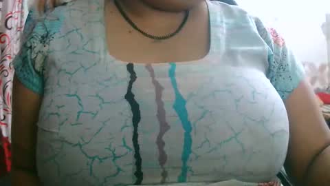 soni88888 online show from December 23, 2024, 1:45 pm