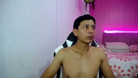 sonic_jess07 online show from April 15, 2026, 9:38 am