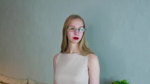 Snapshot of sonleduc chatting on November 28, 2025, 1:52 am Im Lina Welcome guys online show from November 28, 2025, 1:52 am