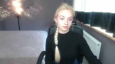 Snapshot of sonnysofia chatting on April 22, 2026, 5:32 am Sonya online show from April 22, 2026, 5:32 am