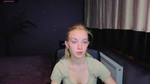 Snapshot of sonnysofia chatting on May 8, 2026, 6:24 pm Sonya online show from May 8, 2026, 6:24 pm