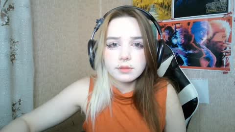 Mila online show from April 9, 2026, 5:07 pm