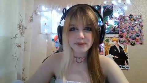 Snapshot of sonwosick chatting on July 17, 2026, 2:13 pm Mila online show from July 17, 2026, 2:13 pm