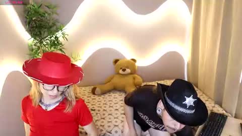 Snapshot of sophi_and_dereck chatting on June 24, 2026, 12:37 pm sophi_and_dereck online show from June 24, 2026, 12:37 pm