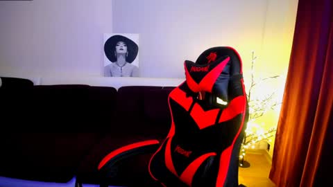 sophia__olsen online show from January 24, 2025, 9:39 am