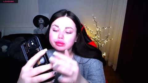 sophia__olsen online show from March 4, 2025, 6:37 am