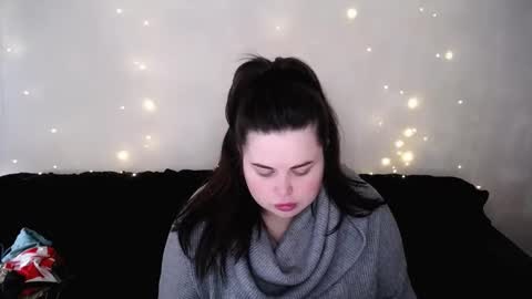 sophia__olsen online show from March 12, 2026, 6:41 am
