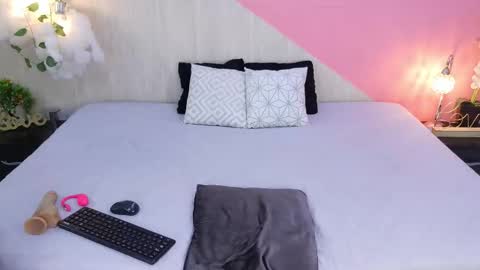 sophia_brunette21 online show from February 11, 2026, 11:37 am