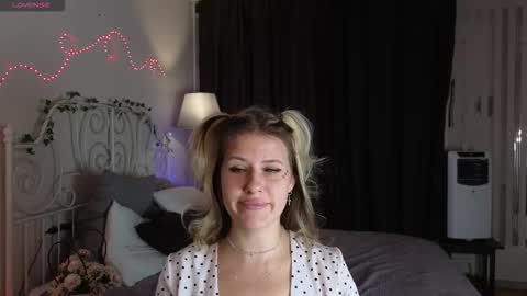 Sophia online show from September 21, 2025, 1:18 am