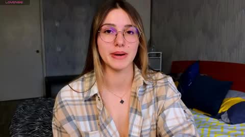 Sophia online show from April 22, 2026, 10:06 am