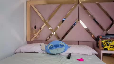 Sophia Grand online show from October 22, 2025, 5:19 am