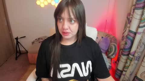 sophia_grants online show from November 11, 2025, 9:31 am