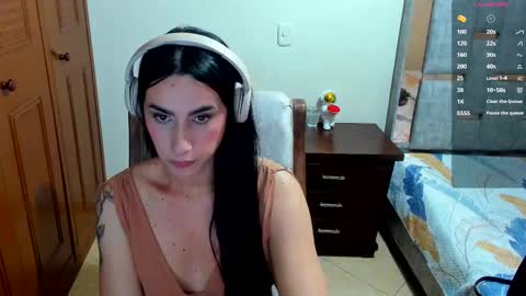 Snapshot of sophia_harry chatting on October 9, 2025, 4:10 am sophia CM online show from October 9, 2025, 4:10 am