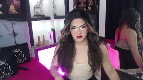 sophia_hott01 online show from October 6, 2025, 12:35 pm