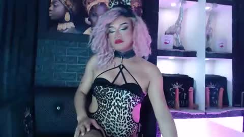 sophia_hott01 online show from January 8, 2026, 12:40 pm