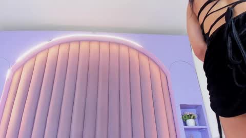 Sophi  online show from February 20, 2025, 9:00 am