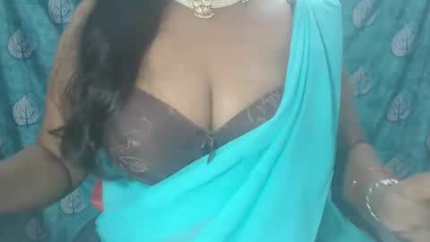 Snapshot of sophia_indian chatting on September 15, 2025, 4:45 am Sophia Tamil online show from September 15, 2025, 4:45 am