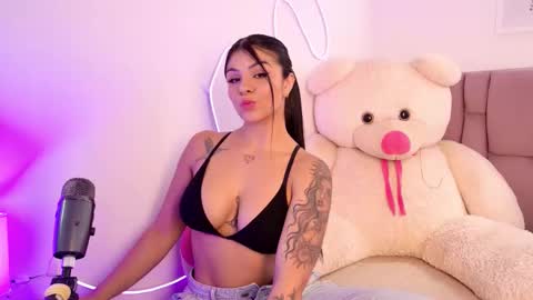 Sophia Carson online show from November 6, 2025, 7:04 pm